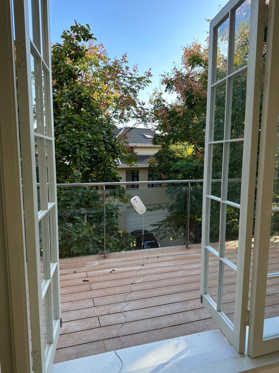FLYYLAM S8 window cleaning robot