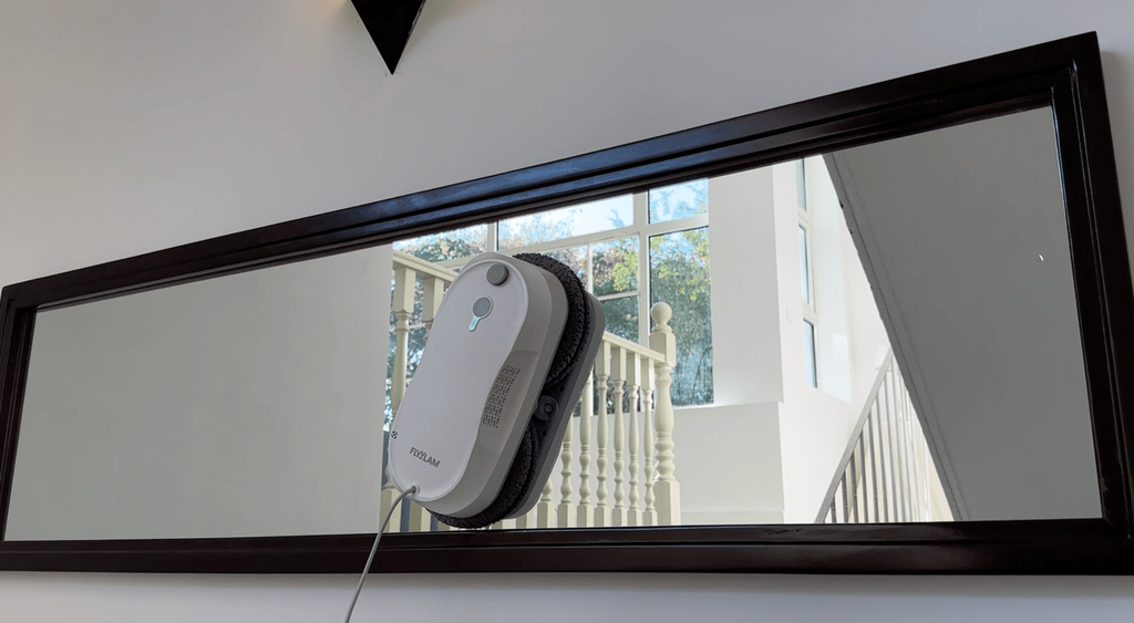 FLYYLAM S8 window cleaning robot